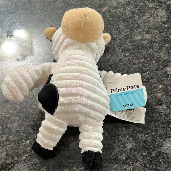 Prime Pets Dog Toy Adorable Cow Plush Squeaky Toy 8”x6” - Picture 7 of 9